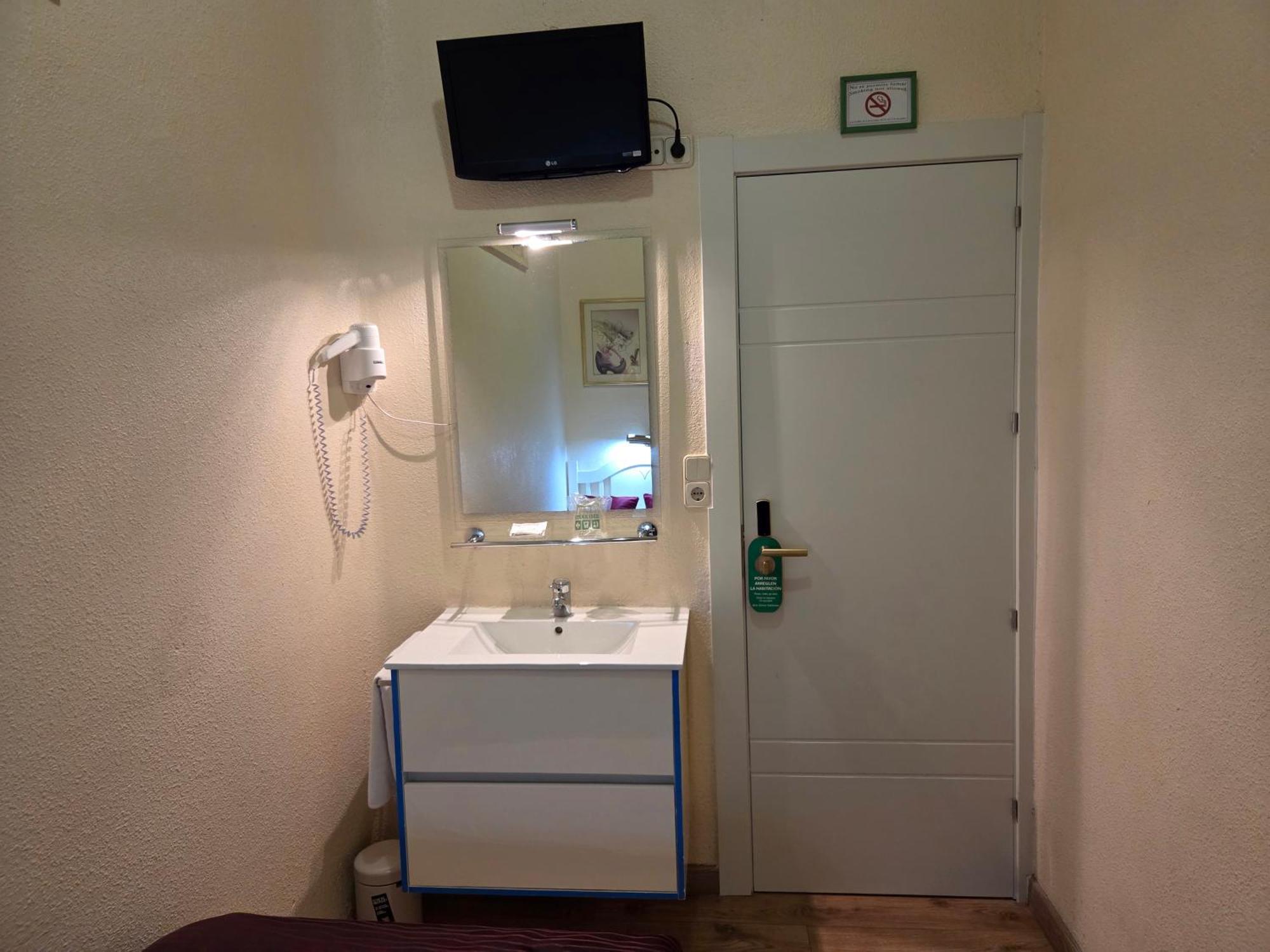 Hostal Hispano - Argentino Gran Via — Fotos 3